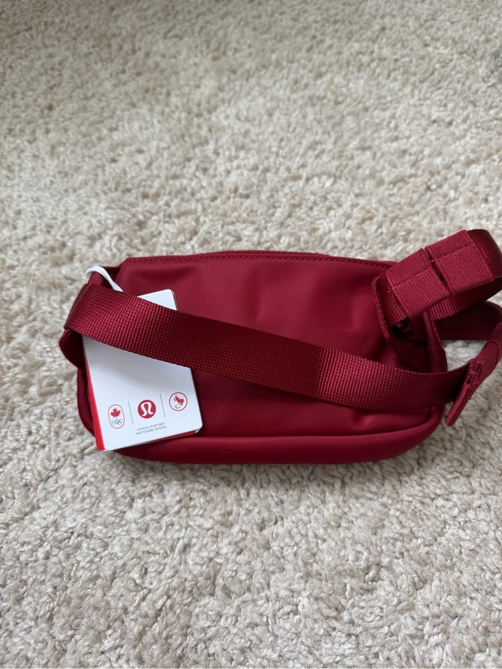 lululemon Future Legacy Mini Belt Bag *Team Canada 🇨🇦
